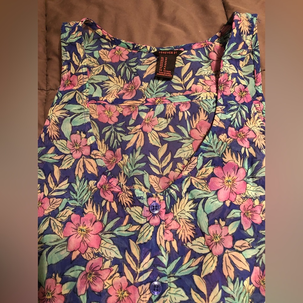 Forever 21 Floral tank Size M slightly see through